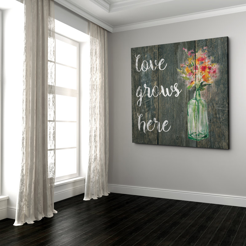 « love grossit here », art textuel sur toile, H 24 po x l 24 po x P 1,5 po, Toile tendue