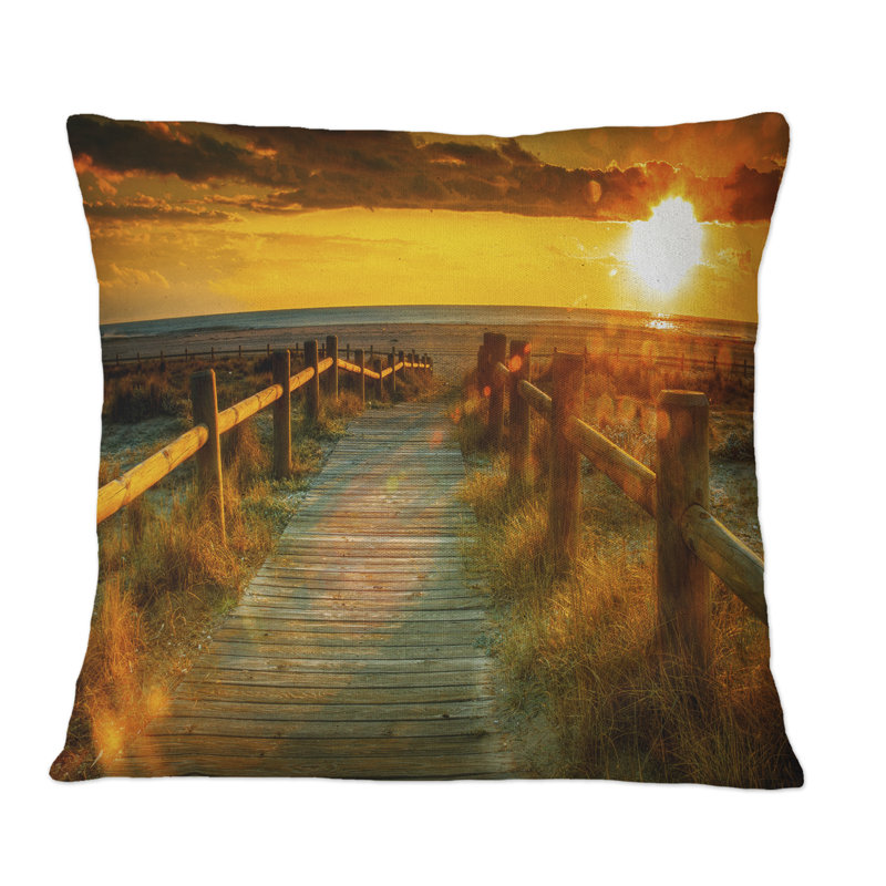 Coussin décoratif Warm Sunset By The Beachside - imprimé nautique et côtier, 16 po x 16 po
