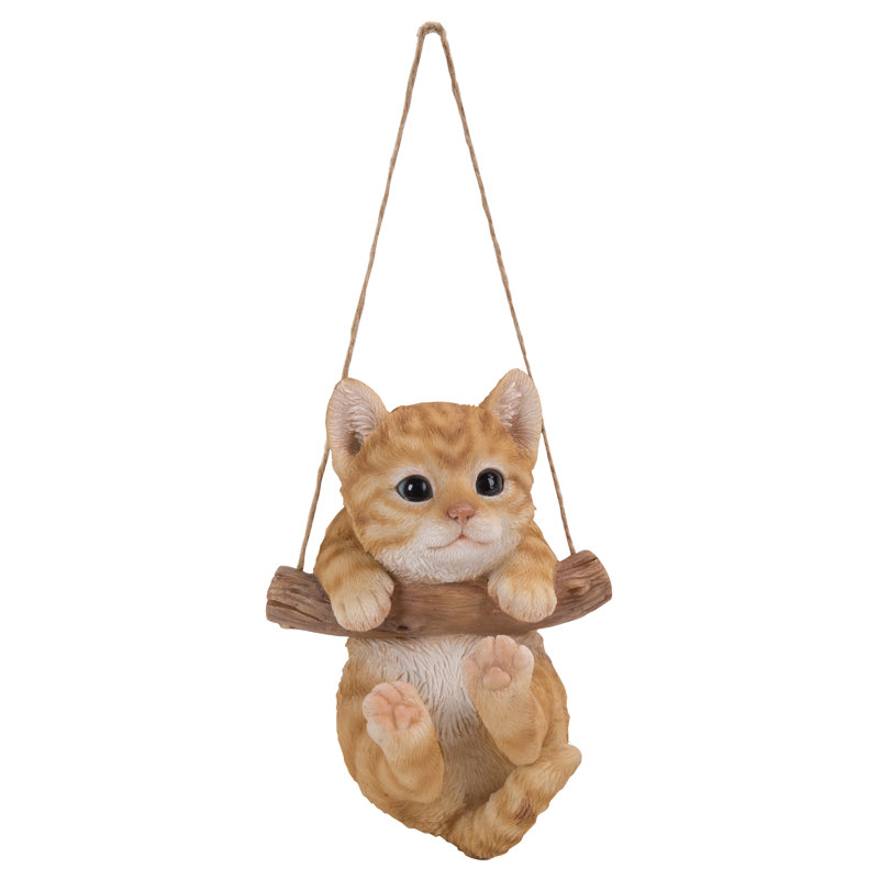 Statue de chaton tabby suspendu