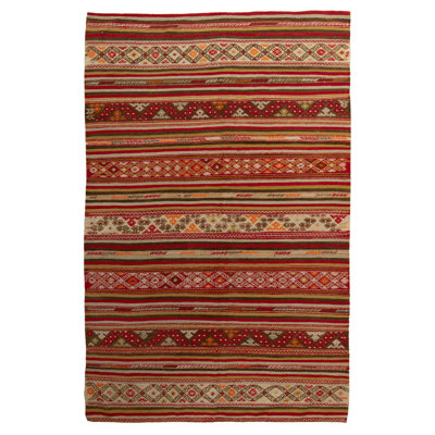 Red Traditional Wool Rug - 5'5"" x 8'9""