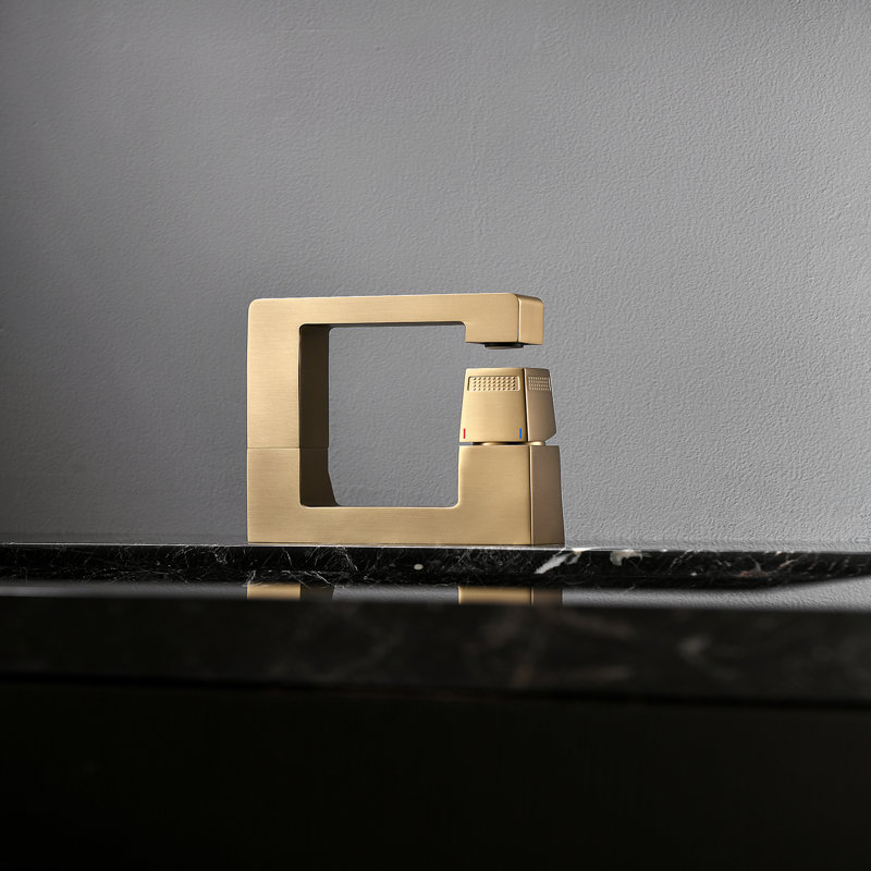 Single-Hole Single-Handle Bathroom Faucet, Brushed Gold
