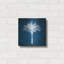 «Simple Indigo And White Palm Tree» par Linda Woods, art mural en métal-1068076418