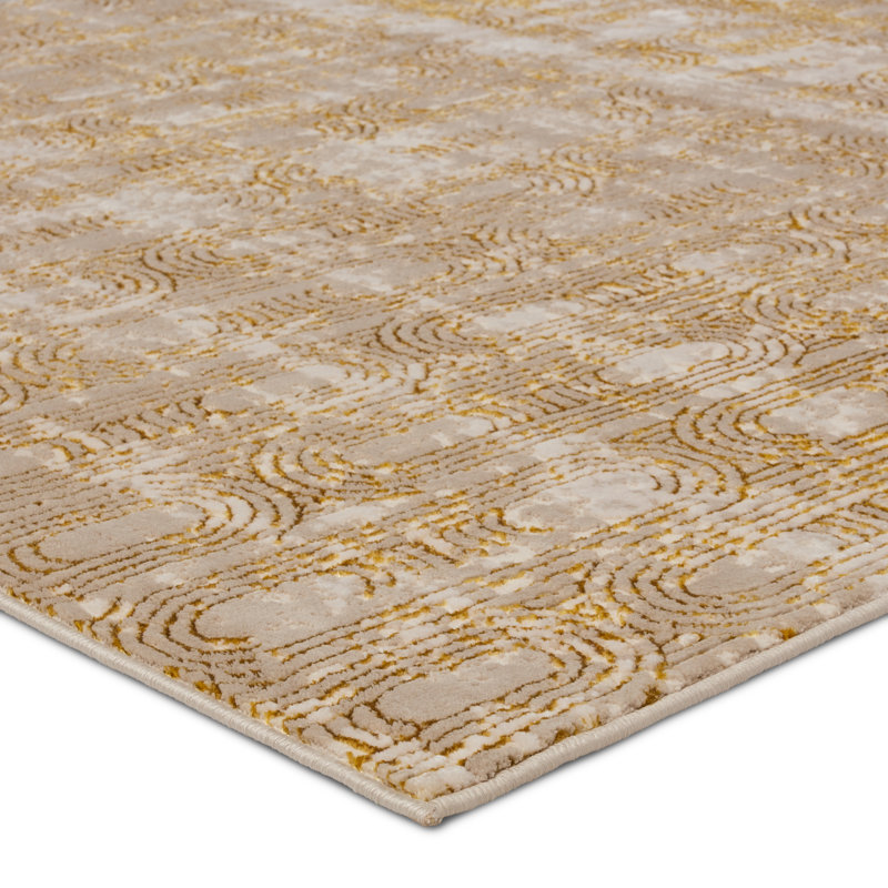  Tapis géométrique tissé à la machine en polypropylène / polyester doré / taupe, Tapis de couloir 2 pi 2 po x 8 pi