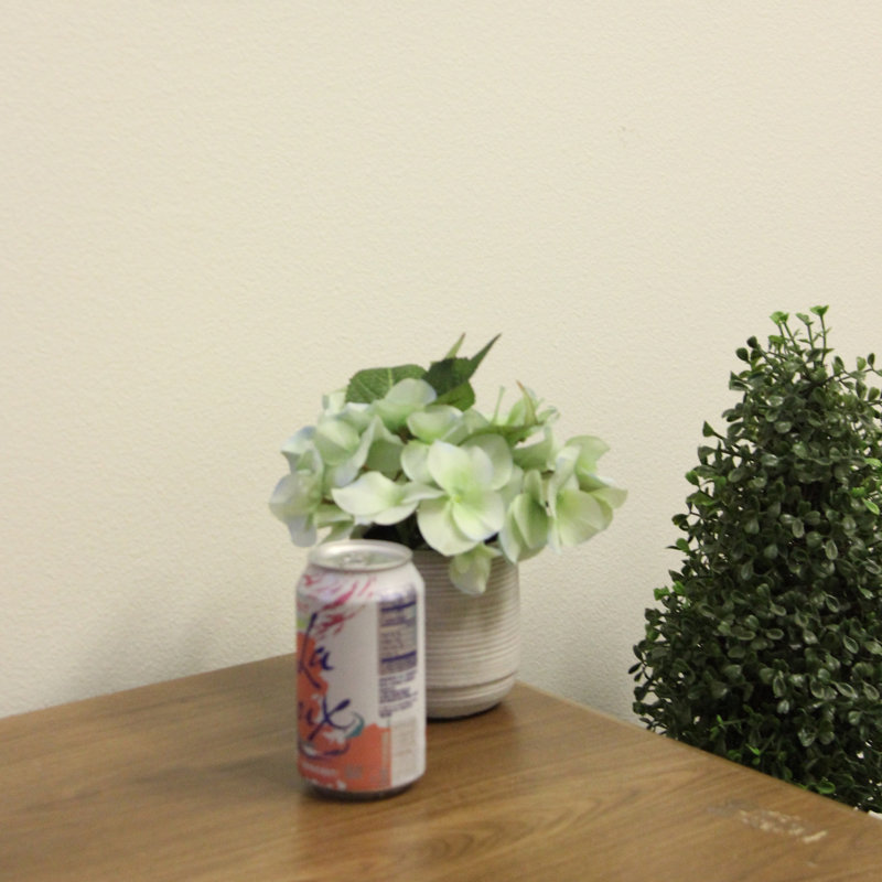 Arrangement floral en pot de table en faux hortensia, Kiwi