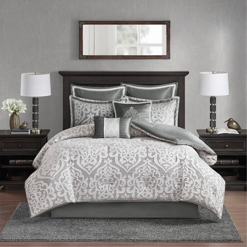 Ensemble luxueux d'édredon 8 pièces en jacquard argenté avec motif damassé élégant et rembourrage hypoallergénique