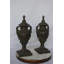 Paire de statues en bronze urnes - Taille: L 10 po x l 9 po x H 25 po.