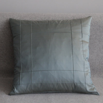 Stuyvesant Square Throw Cushion