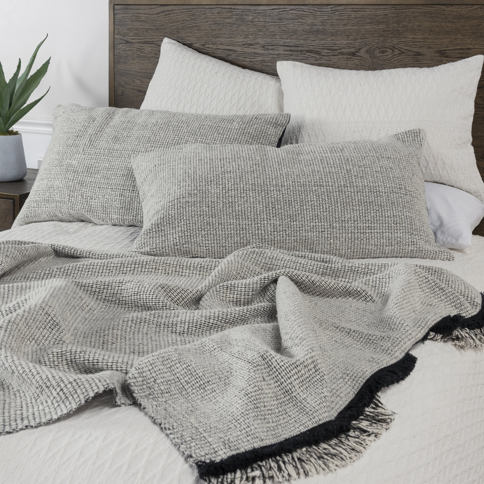 Eastover Cotton Hand Woven Blanket, Black/Natural