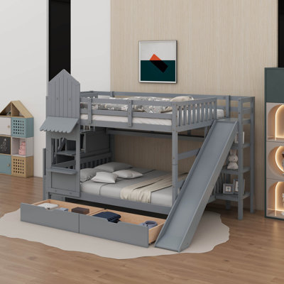 Lit superposé plein de charme avec toboggan: un havre de paix et de sommeil parfait pour les enfants