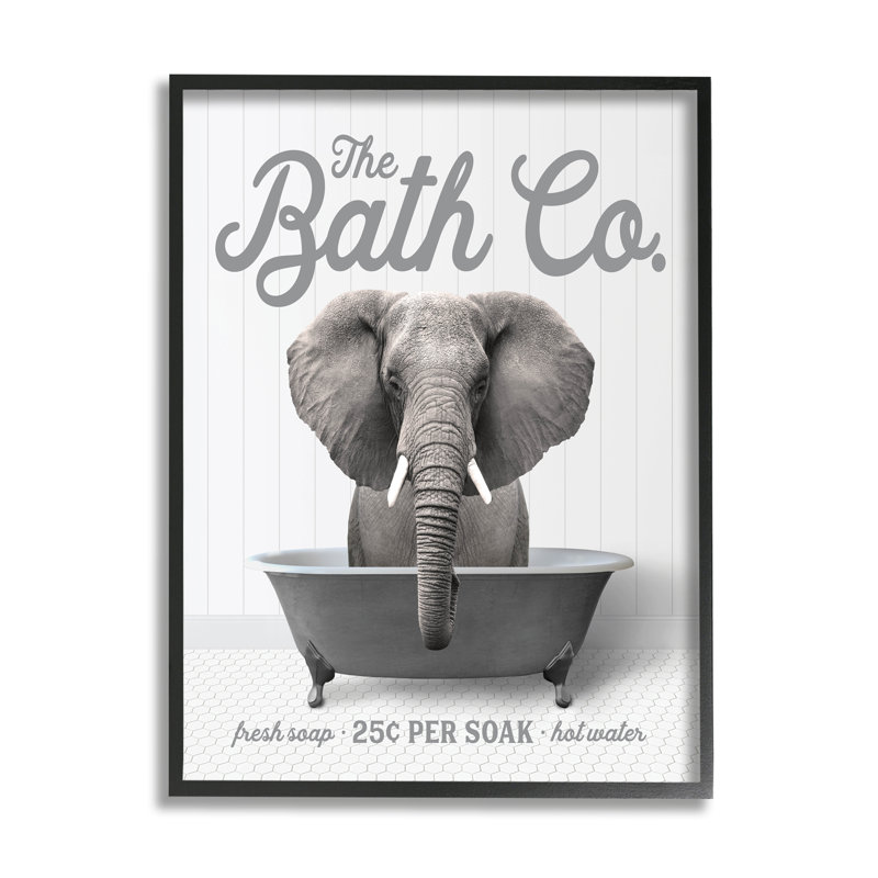 «Trinx Elephant In Bathaign», art de la giclée encadrée par lettré et doublé, H 14 po x l 11 po x P 1,5 po