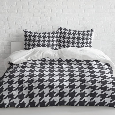 Send In The Hounds 3- Piece Decorative Lightweight Comforter Set