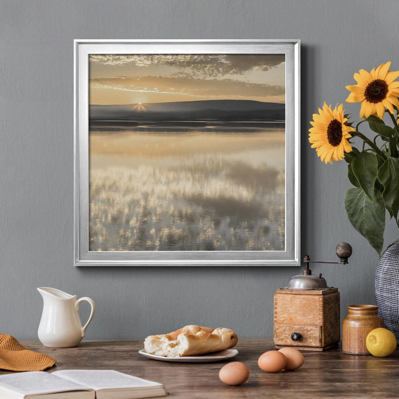 Serene Sunrise - peinture sur toile encadrée, Argent, H 17,5 po x l 17,5 po x P 1,5 po
