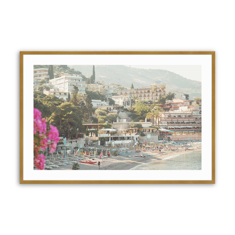 «Blossoms by the Bay», Cadre simple en or poli, H 13,25 po x l 17,25 po x P 1,25 po