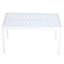 Table de patio rectangulaire blanche de 55 pouces pour les rassemblements en plein air et les repas de famille à l'intérieur - plateau de table en PP, structure en métal, assemblage d'outils pour les projets de cuisine de salle à manger moderne tout temps, décoloration / égratignure