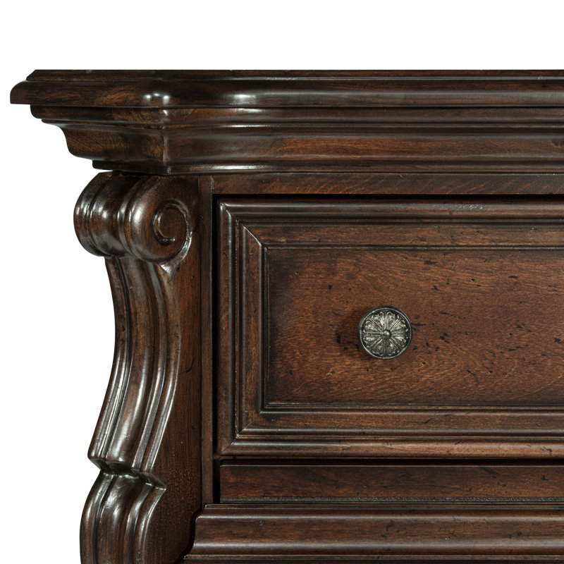  Ashyla King Sleigh Bed, Dresser & Mirror, Chest, Nightstand Set, King, 5 Pcs: Bed, Nightstand, 2 Dressers, Mirror