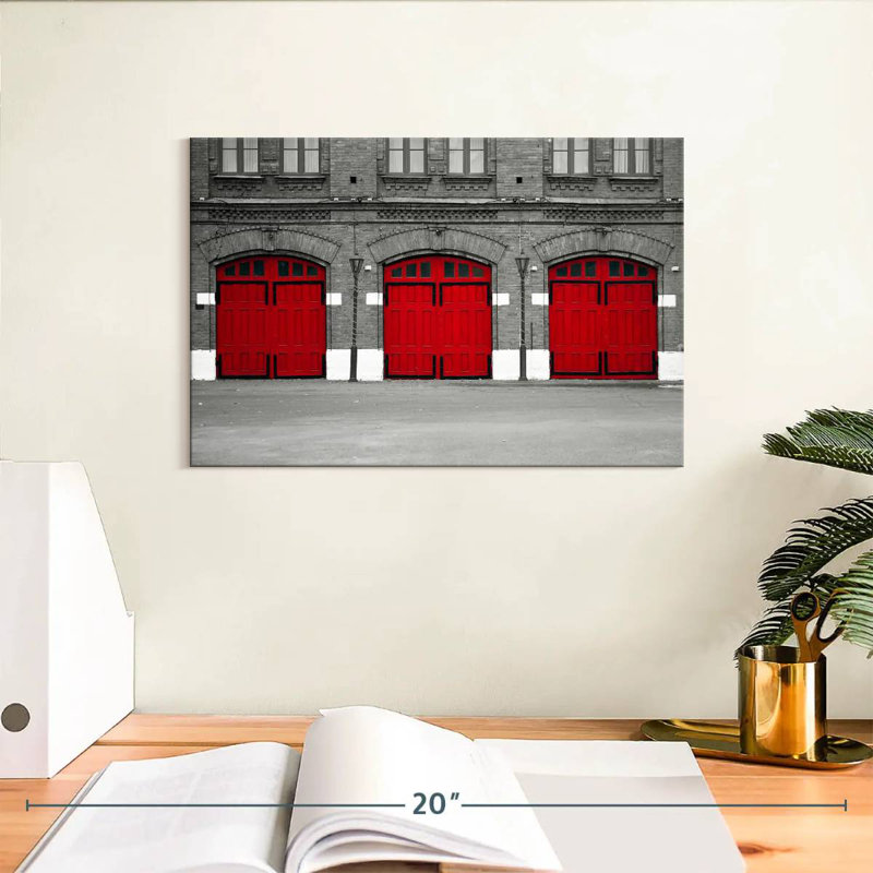 Caserne de pompiers, H 8 po x l 12 po