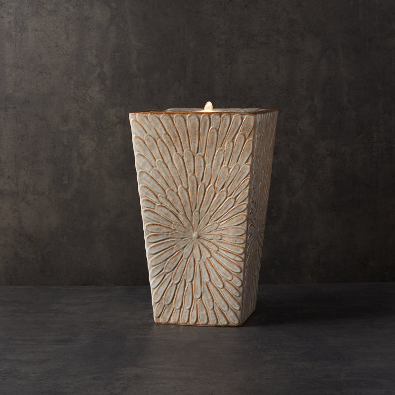 Fontaine en céramique L 13,75 po x H 22,25 po