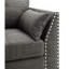 Chaise en lin gris avec 3 coussins - siège sans bouton, garniture cloutée, structure en bois, accoudoirs évasés, coussin d'assise avec pieds en finition, accoudoir en eucalyptus