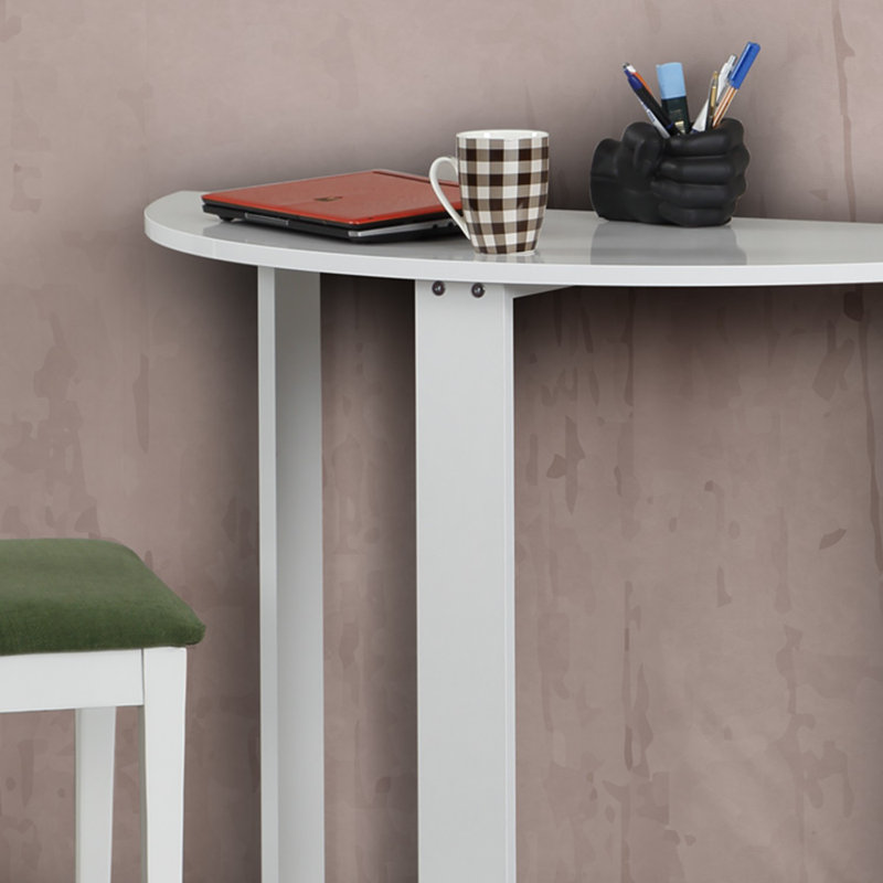 Essays Dining Table, Shiny White