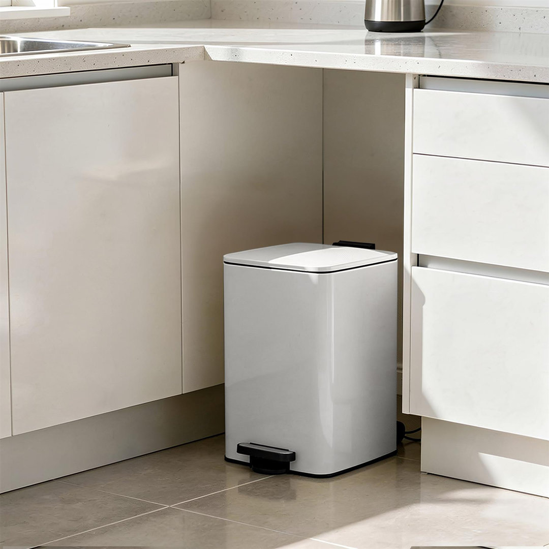 Harbour Housewares Square Stainless Steel Kitchen Pedal Bin - 20L - White - White - Image 3