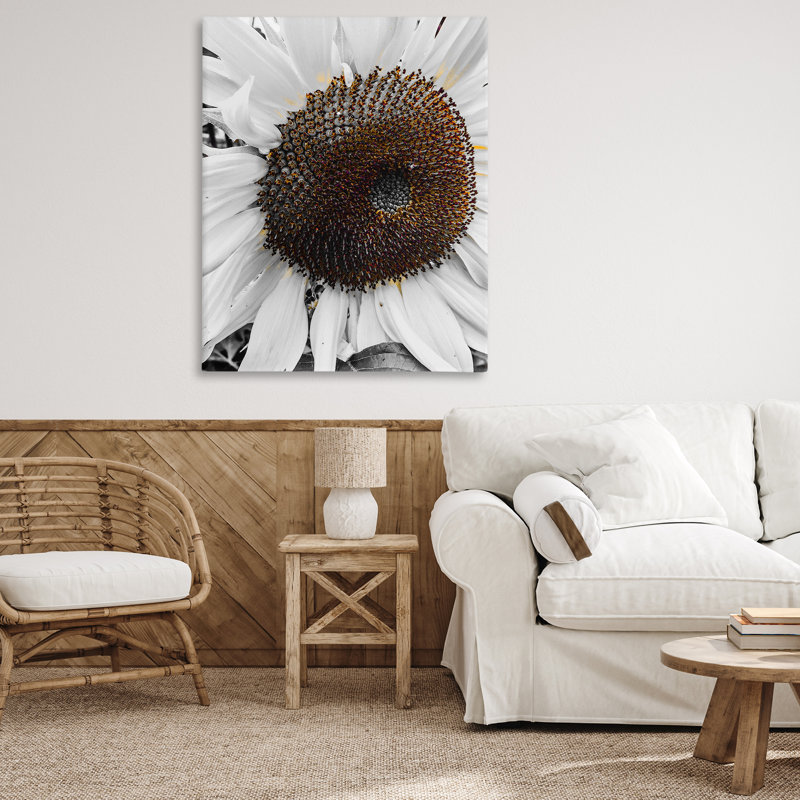 «Flower Pure White Petals», art mural sur toile par Heidi Bannon, H 48 po x l 36 po