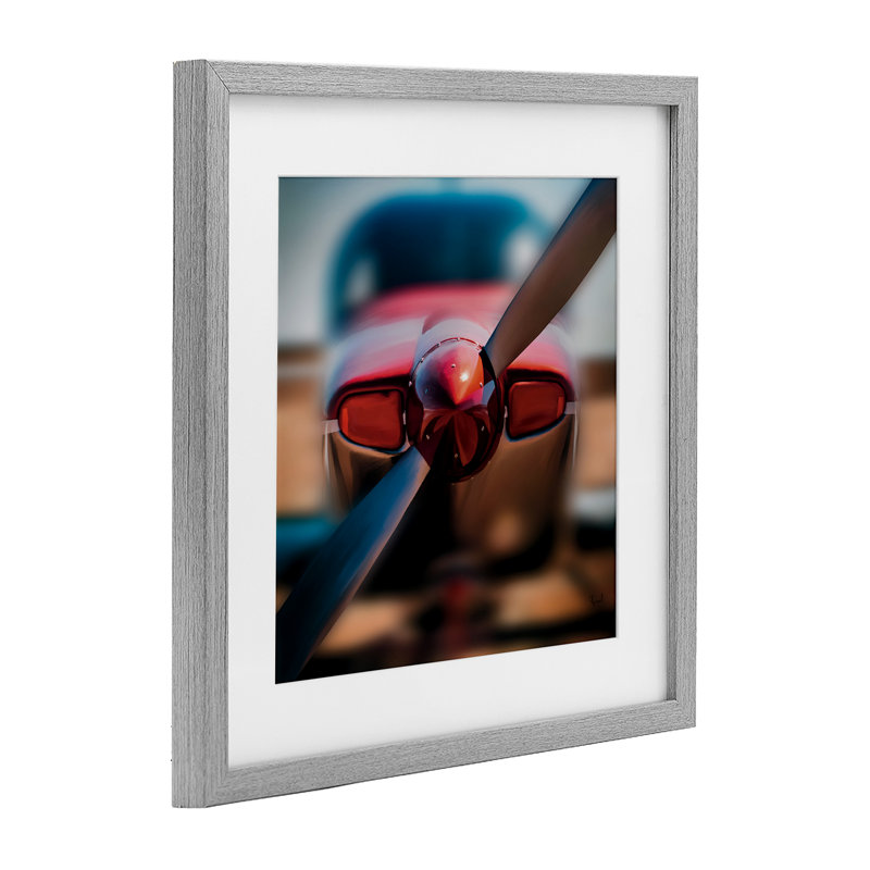 Reproduction sous verre rouge d'une hélice d'avion rouge, conception par Renel Peters, H 16 po x l 16 po