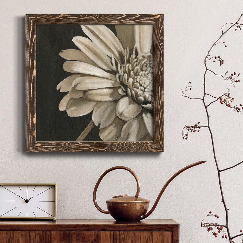 Classical Blooms IV - Art mural, H 35,5 po x l 35,5 po x P 1,5 po, Noyer