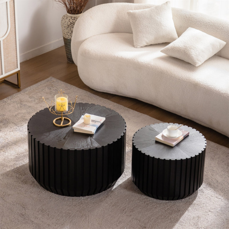 Ensemble de 2 tables basses cannelées noires - Tables d'appoint rondes en bois massif et en panneau de fibres à densité moyenne pour petits espaces, tables d'appoint de salon / chambre à coucher entièrement assemblées