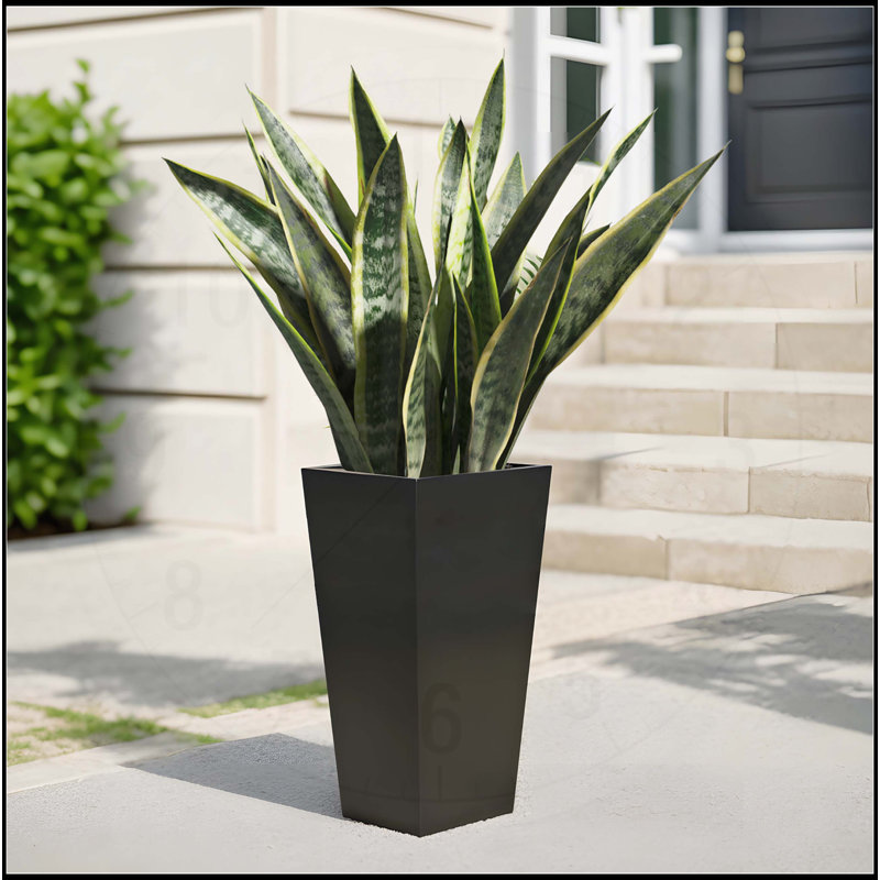 H pot de fleurs fuselé en métal, H 25,5 po x l 14 po x P 14 po, Noir