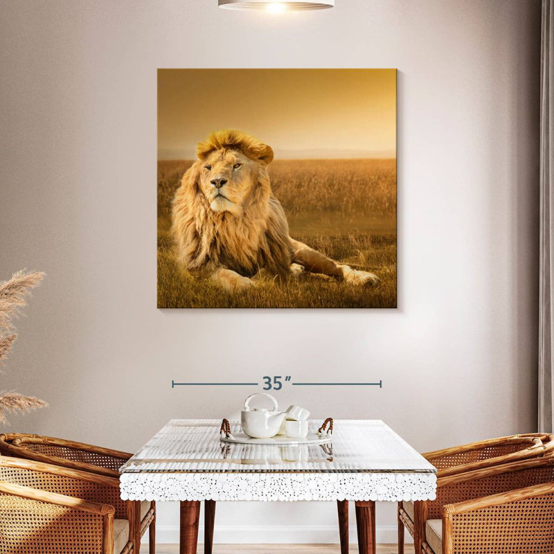 Crowle Glorious Lion en safari, H 39 po x l 39 po