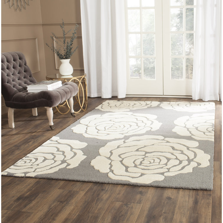 Cannen Hand Tufted Wool Floral Rug