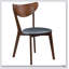 Ensemble de salle à manger 5 pièces Linnea en noyer foncé avec table spacieuse et chaises confortables, parfait pour les réunions de famille et les invités.