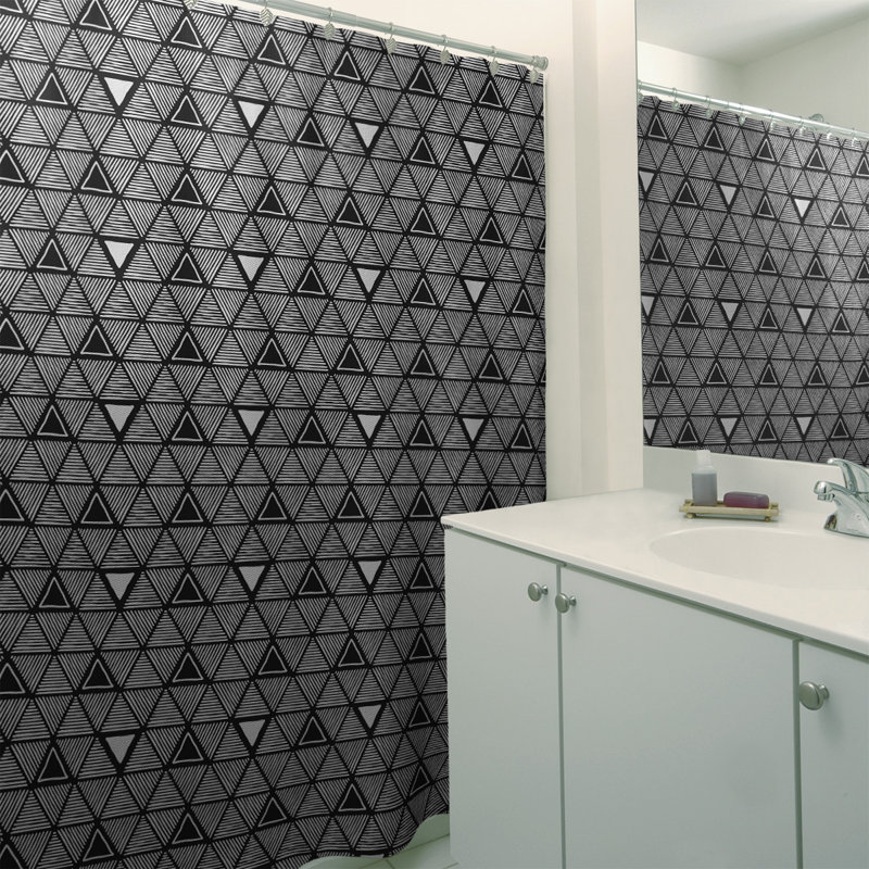 Rideau de douche simple à triangles à main classique Patricia Geoffrey, Noir