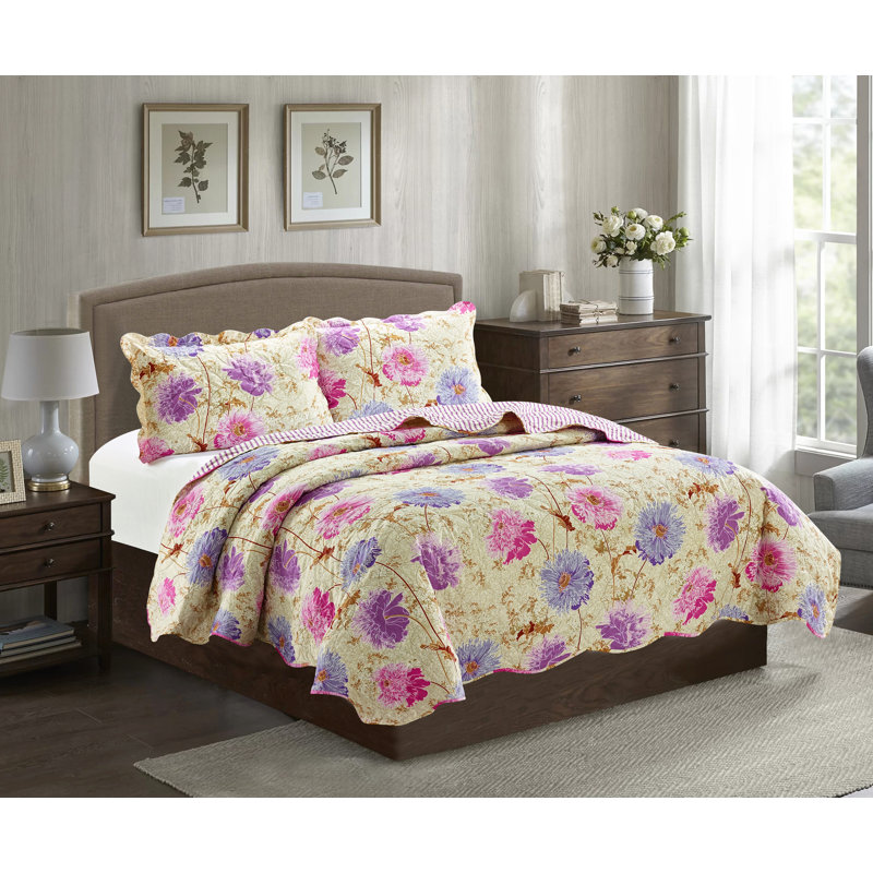 Jennifer Modern & Contemporary Polyester Floral Quilt, King Quilt + 2 King Shams
