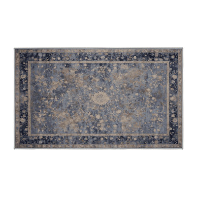 Tapis gris soyeux et moelleux