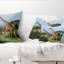 Coussin décoratif 2 girafess dans un savannah africain