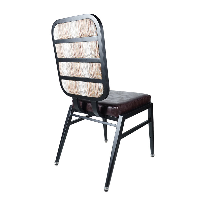 Chaise Lee R