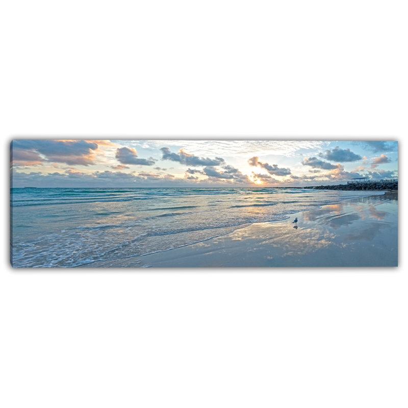 «Tranquil Sunrise Beach», art sur toile, H 10 po x l 30 po