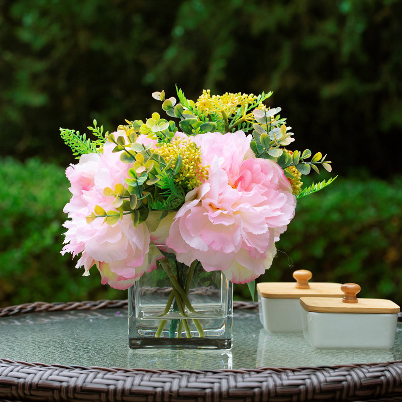 Arrangement floral de pivoines dans un vase Lopes