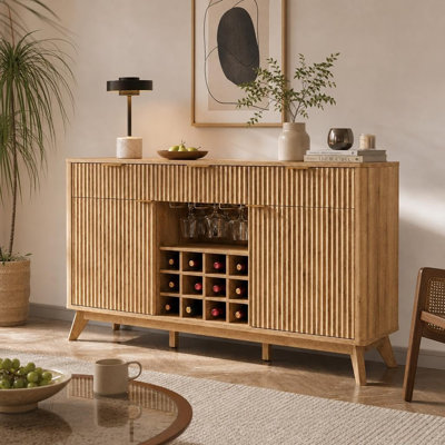 Bar à vin cannelé de 60 po de largeur avec 2 armoires latérales, 3 tiroirs, 4 porte-verres et 12 supports à vin