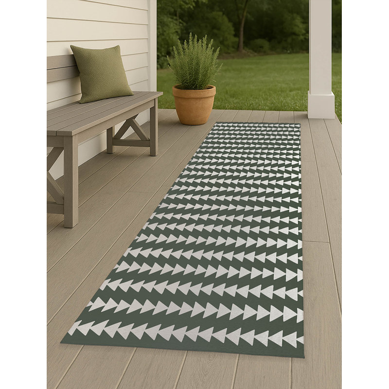 Tribal Arrows Non-Slip Outdoor Rug, Runner 2'6" x 8'