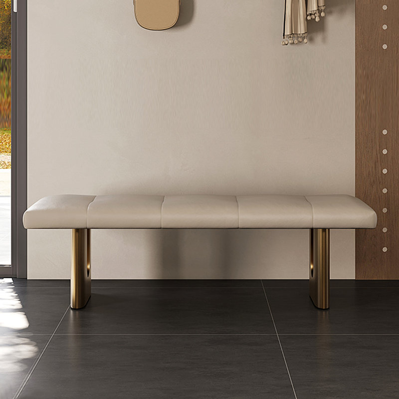 Long banc en cuir beige avec revêtement en bois et hall d'entrée moderne, Beige