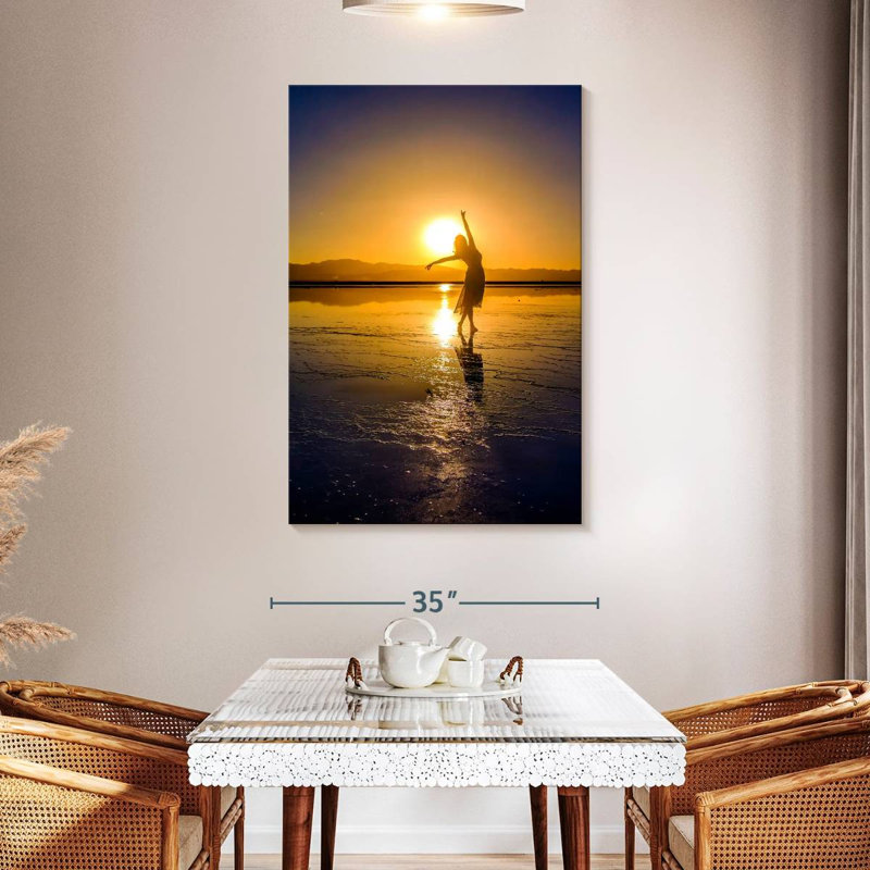 Silhouette de ballerine au lever du soleil, H 48 po x l 32 po