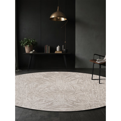 Tapis gris soyeux et moelleux