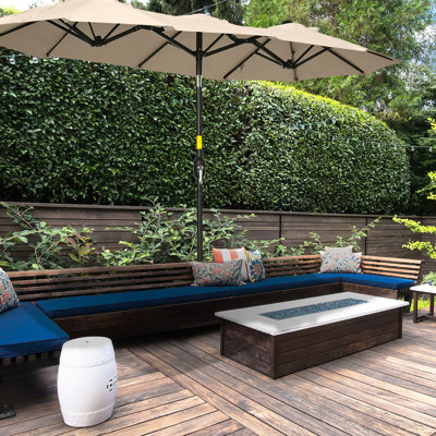 Grand parasol de jardin de 9,5 pi avec double auvent, inclinaison à bouton-poussoir, manivelle, 3 bouches d'aération, 12 nervures, brun, abri extérieur et brun pour la détente