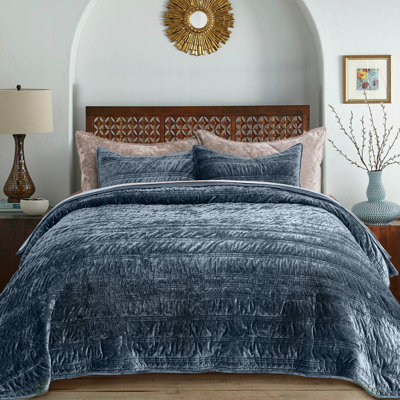 Ruched Crushed Velvet Quilt Set