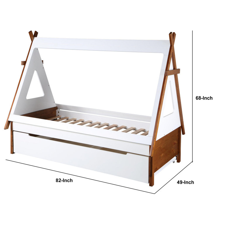 Ahtsham Daybed