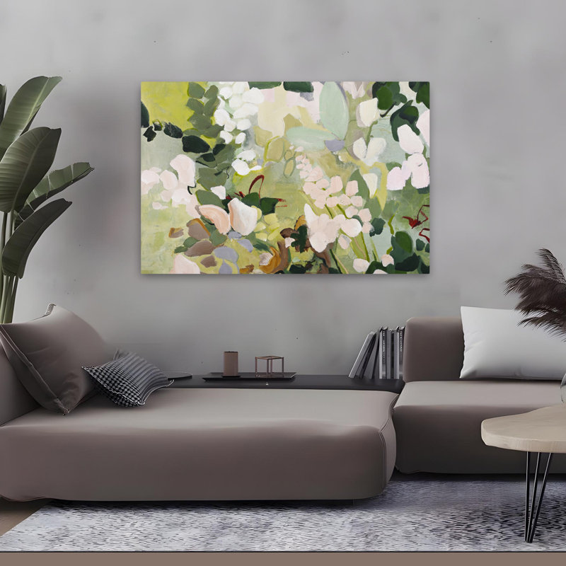 Variation de jardin vert - art floral contemporain avec fleurs et nature morte, H 48 po x l 32 po