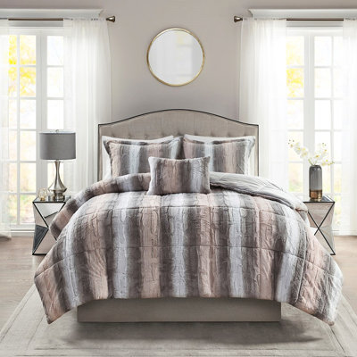 Couette King en fausse fourrure, idéale pour un sommeil réparateur, avec 2 taies d'oreiller et 1 coussin décoratif. Collection de 4 pièces lavable à la machine. Garnissage, couette et taies d'oreiller inclus. Style classique.