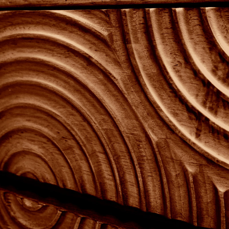 Table de chevet moderne en bois massif à 2 tiroirs avec façade sculptée, Noyer